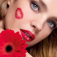 faces kisskiss shine bloom lipstick