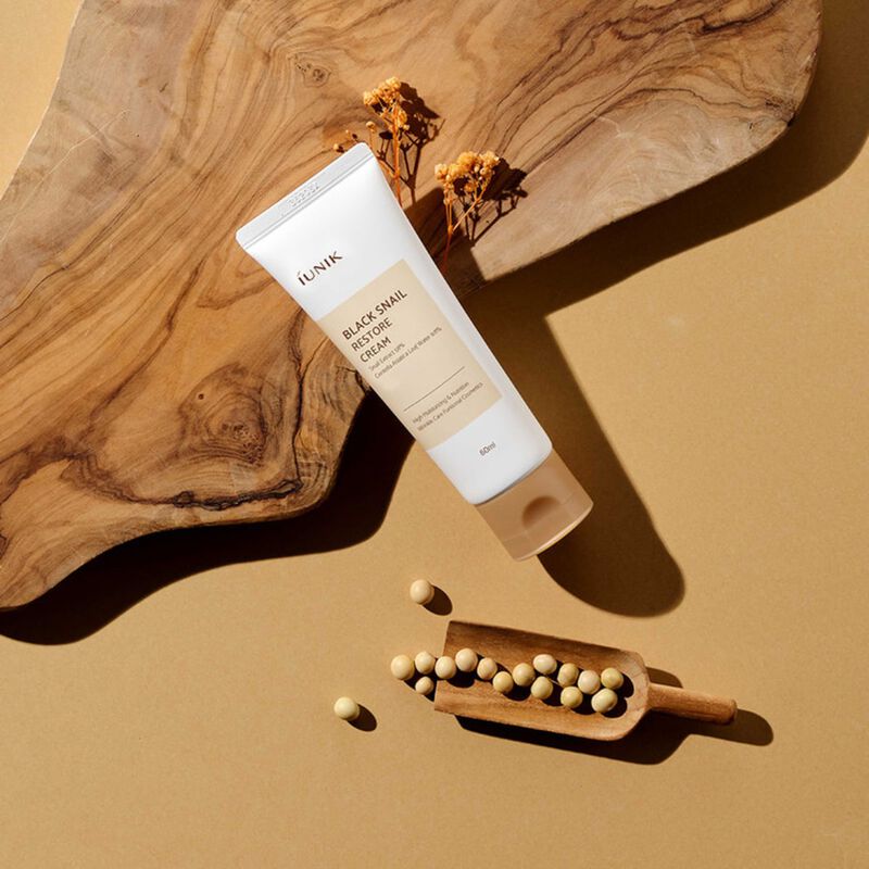 iunik black snail restore cream