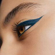 faces قلم تحديد العيون أكوا ريزيست كولور