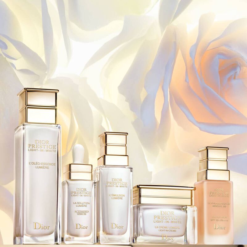 Prestige Light-In-White L'Émulsion Lumière 50 Ml dior prestige lightinwhite l'emulsion lumiere 50 ml