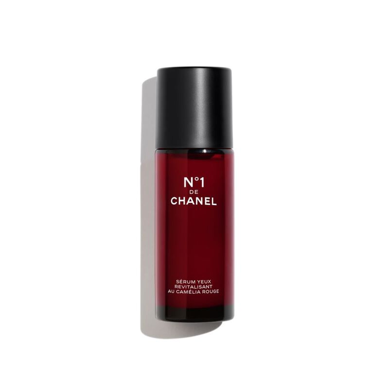 شانيل n°1 de chanel revitalizing eye serum يُنعم يُصلح يضفي وسعًا للعينين