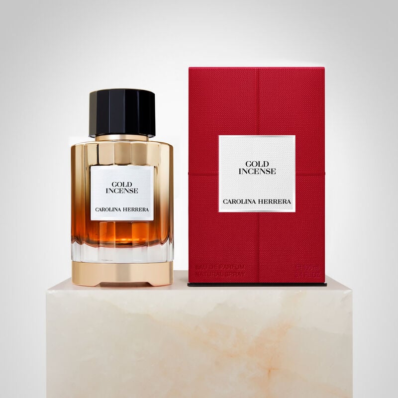 كارولينا هيريرا عطر غولد إنسنس