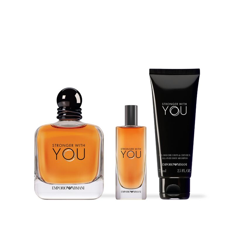 مجموعة سترونغ ويذ يو أو دي تواليت (100 مل + 15 مل + 50 مل شامبو للجسم بالكامل) giorgio armani مجموعة سترونغ ويذ يو أو دي تواليت (100 مل + 15 مل + 50 مل شامبو للجسم بالكامل)