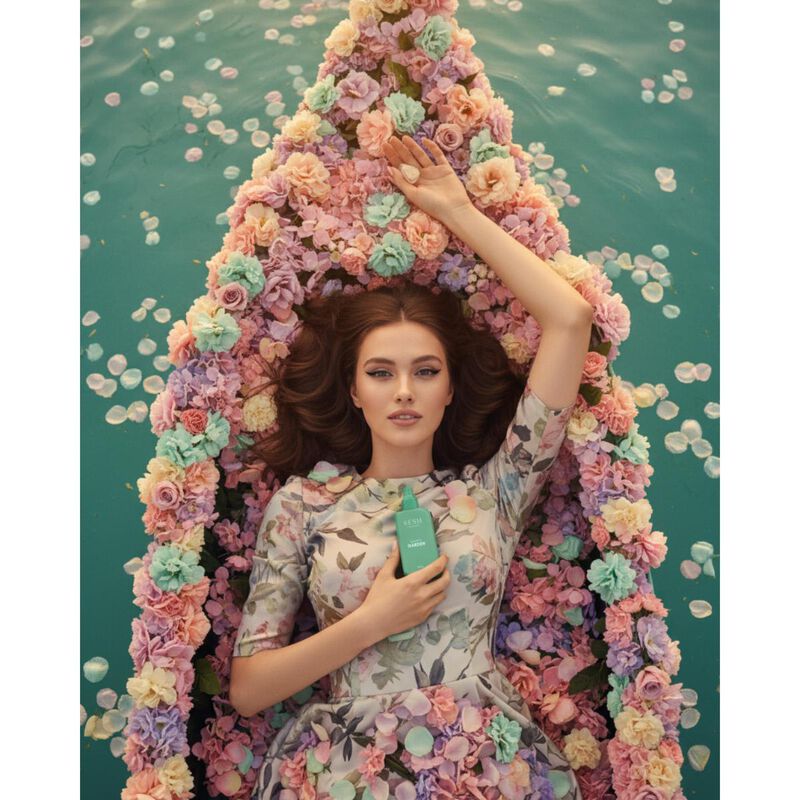 sesh sesh  queen's garden fragrance mist