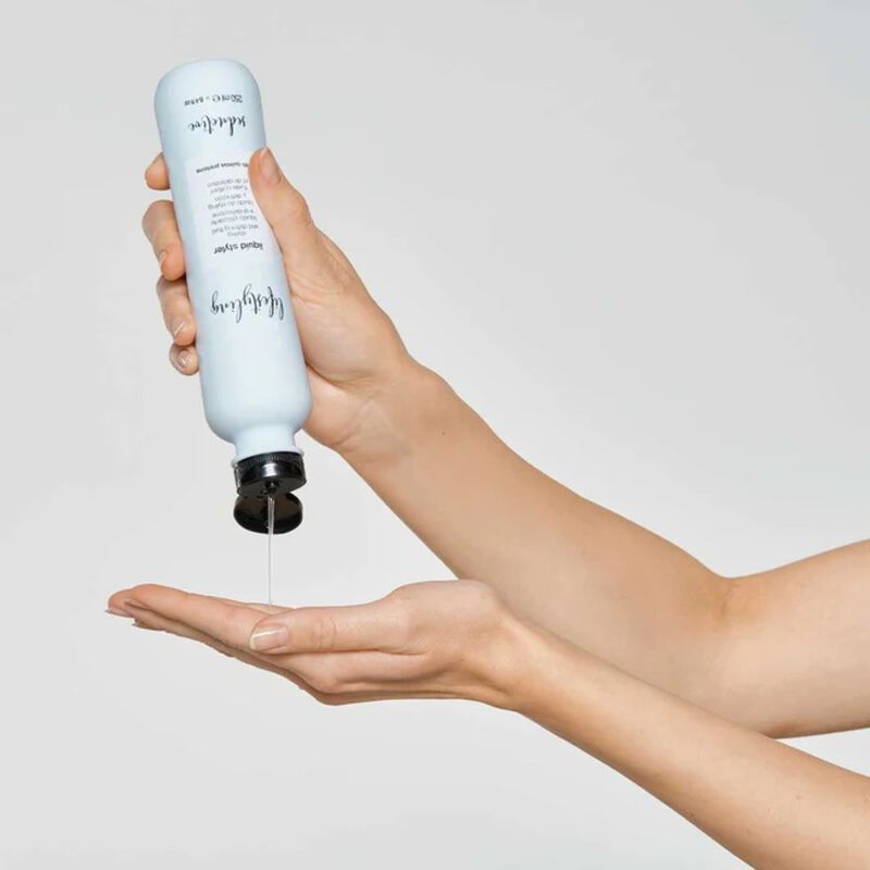 ميلك شيك سائل مصفف الشعر