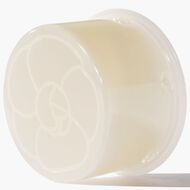 N°1 DE CHANEL REVITALIZING MASK faces n 1 de chanel revitalizing mask