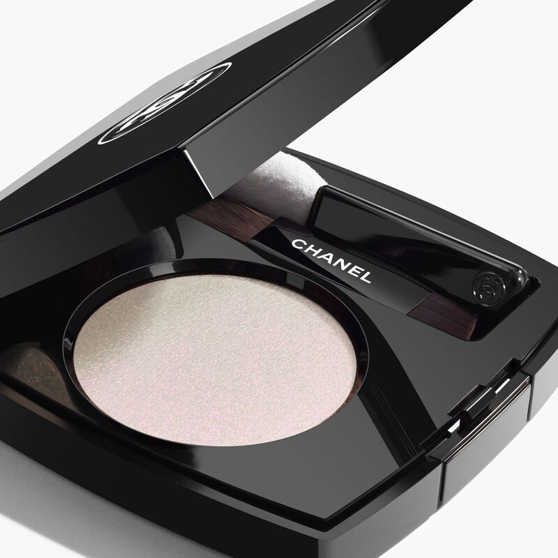 شانيل chanel ombre essentielle top coat multiuse eye top coat توب كوت للعينين متعدد الاستعمالات