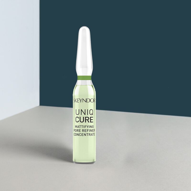 skeyndor uniqcure mattifying pore refiner concentrate 7amp