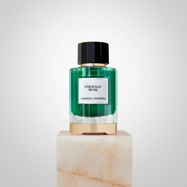 Emerald Musk faces emerald musk