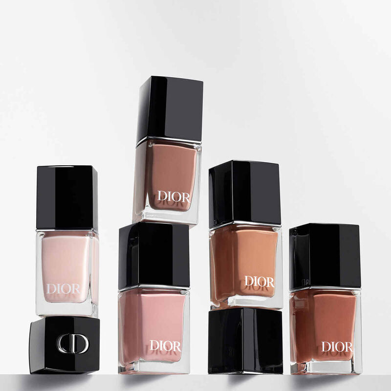 Dior Vernis Nail Polish with Gel Effect and Couture Color dior dior vernis nail polish with gel effect and couture color