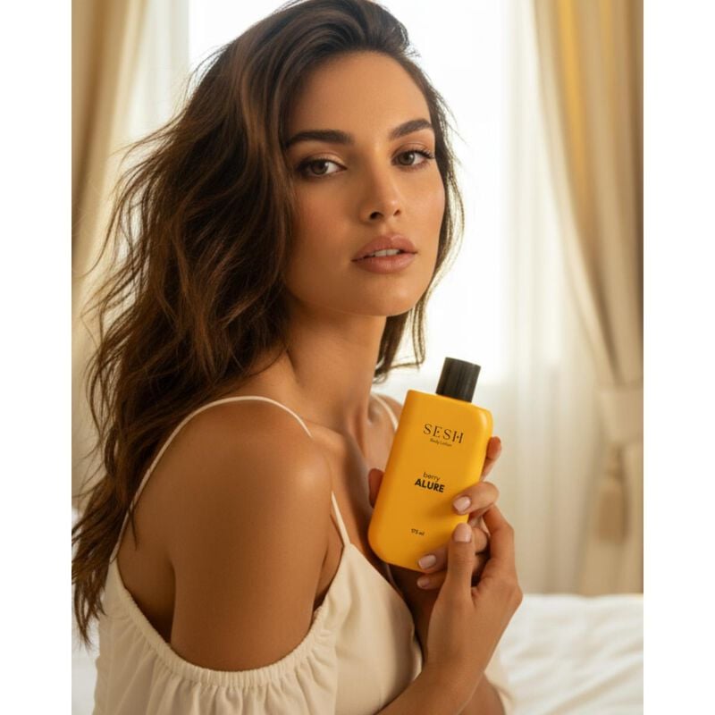 sesh sesh  berry alure body lotion