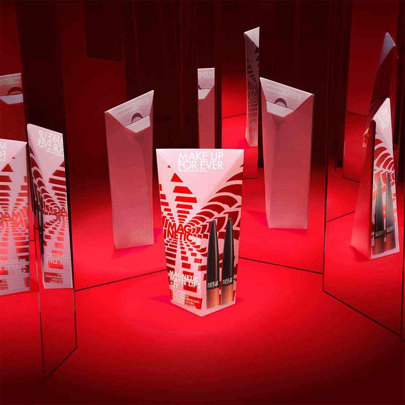 ميك اب فور ايفر المجموعة المطفية لشفاه جذابة