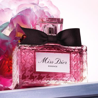 faces miss dior essence