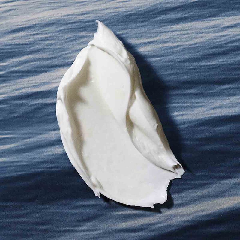 Crème de la Mer Moisturizer la mer creme de la mer moisturizer