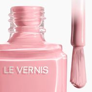 LE VERNIS faces le vernis