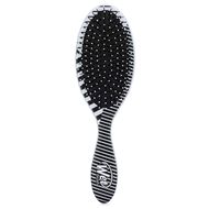 Original Detangler – Melody faces original detangler melody