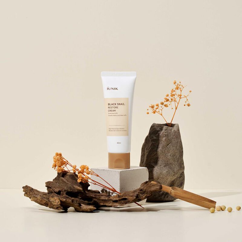 iunik black snail restore cream