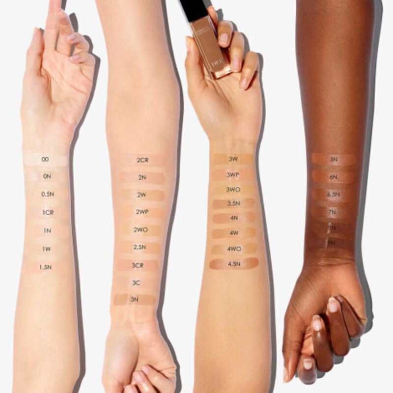 dior high coverage concealer  24 hour hold and hydration  96% natural ingredients