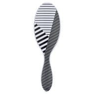 Original Detangler – Melody faces original detangler melody