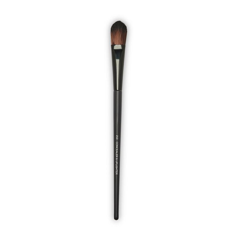 wow beauty concealer and uplighter brush