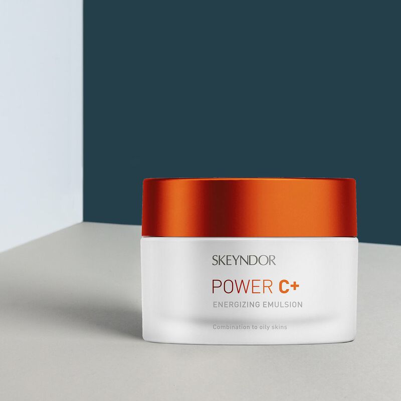 skeyndor باور سي إميولجن مفعّم بالطاقة الجديد للبشرة المختلطة إلى الدهنية