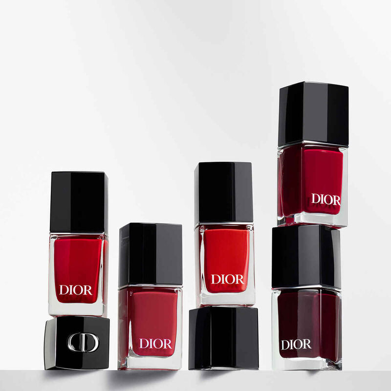 Dior Vernis Nail Polish with Gel Effect and Couture Color dior dior vernis nail polish with gel effect and couture color